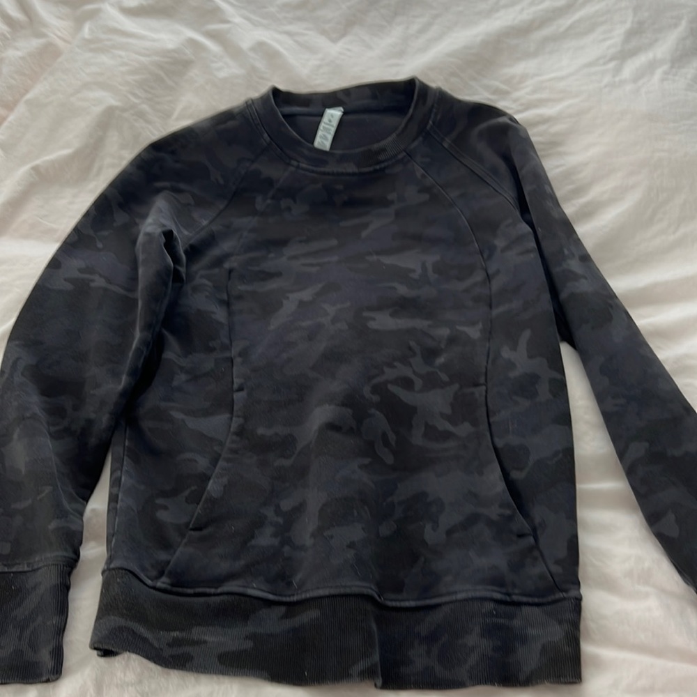 Lululemon sweatshirt
